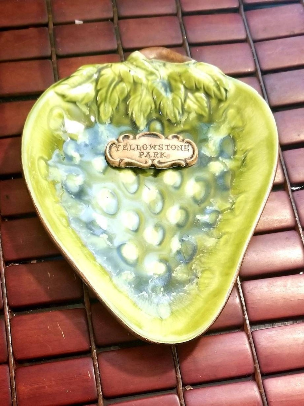 Vintage Yellowstone Park Green Strawberry Souvenir Trinket Dish Treasure Craft